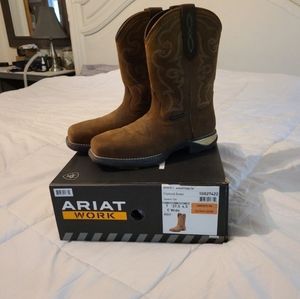 Ariar work boots size 7 wide